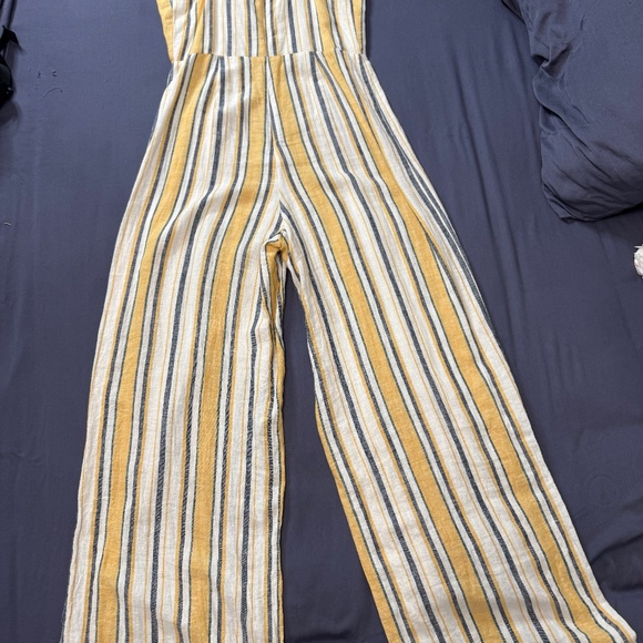 Forever 21 Jumper - Picture 2 of 3